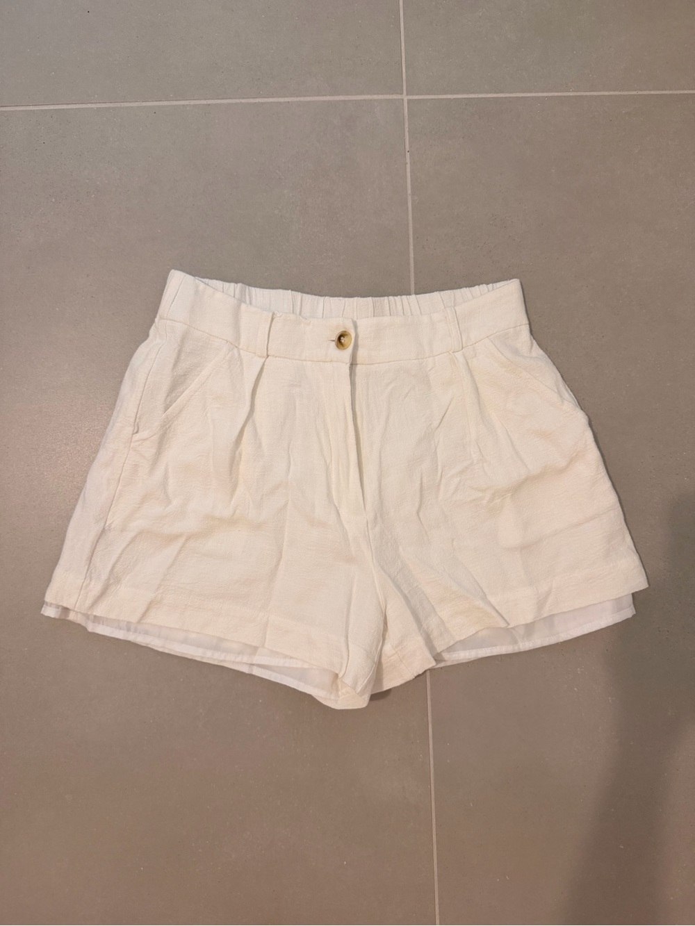MARBLE High-Waist Cream Summer Shorts
